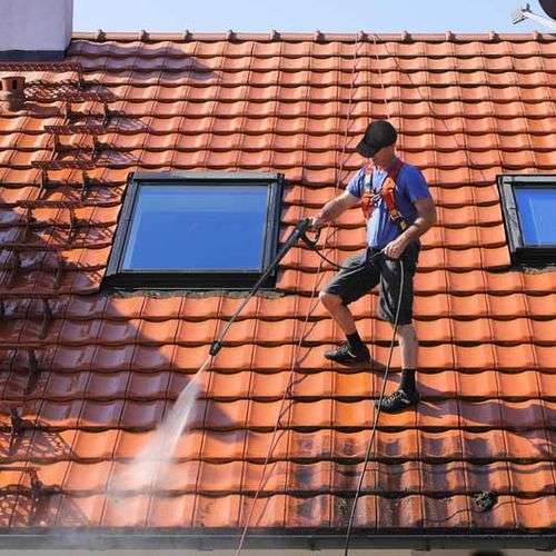 Reinigen van pannendak in Hardenberg